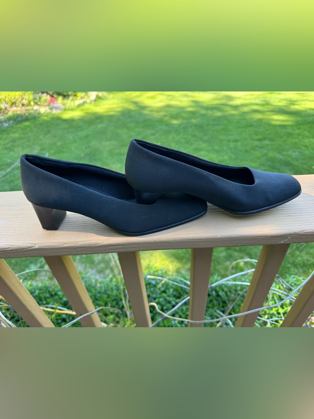 Liz Claiborne Aris 2, Black Low Block Heel Pumps